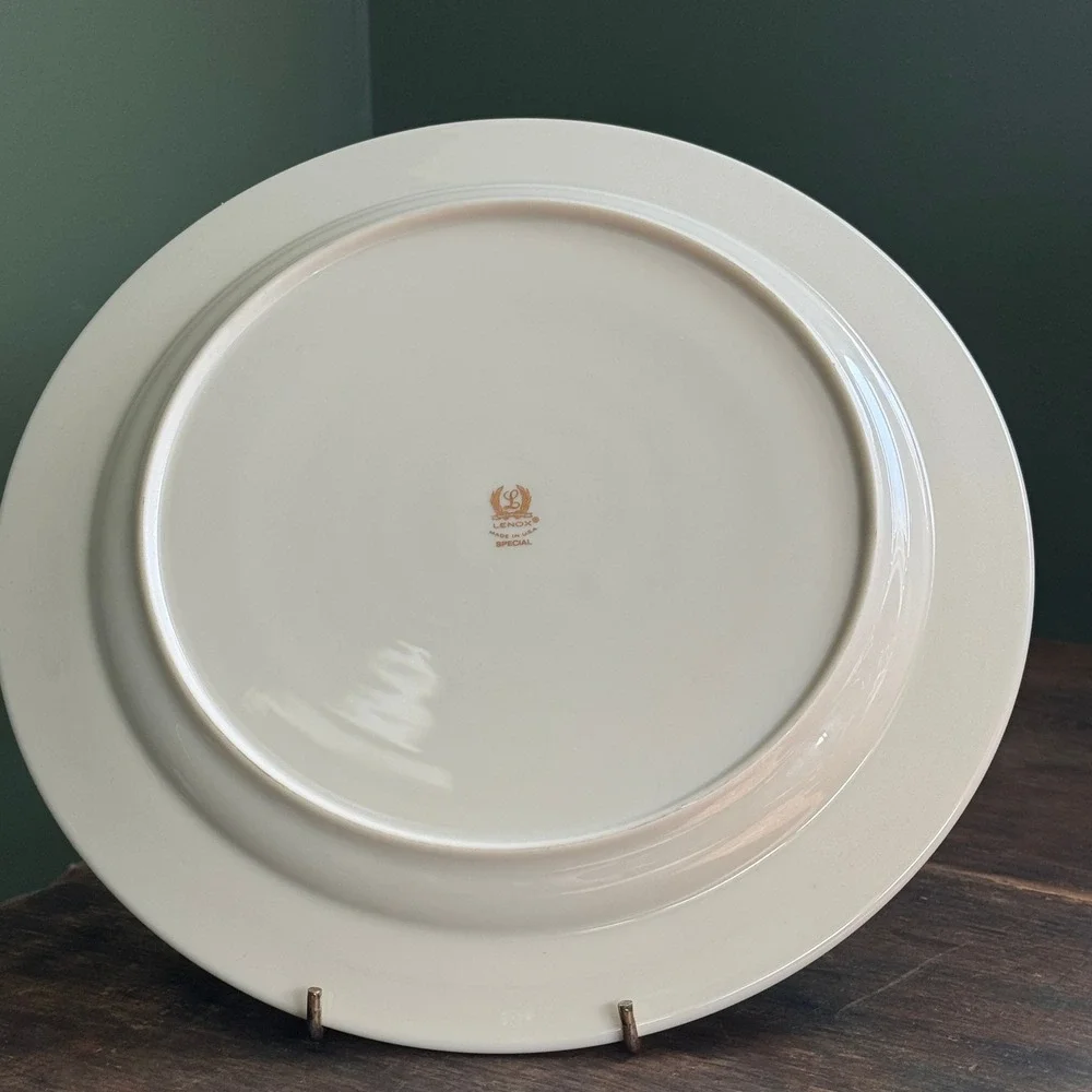 Lenox Special Christmas Holly 10.5